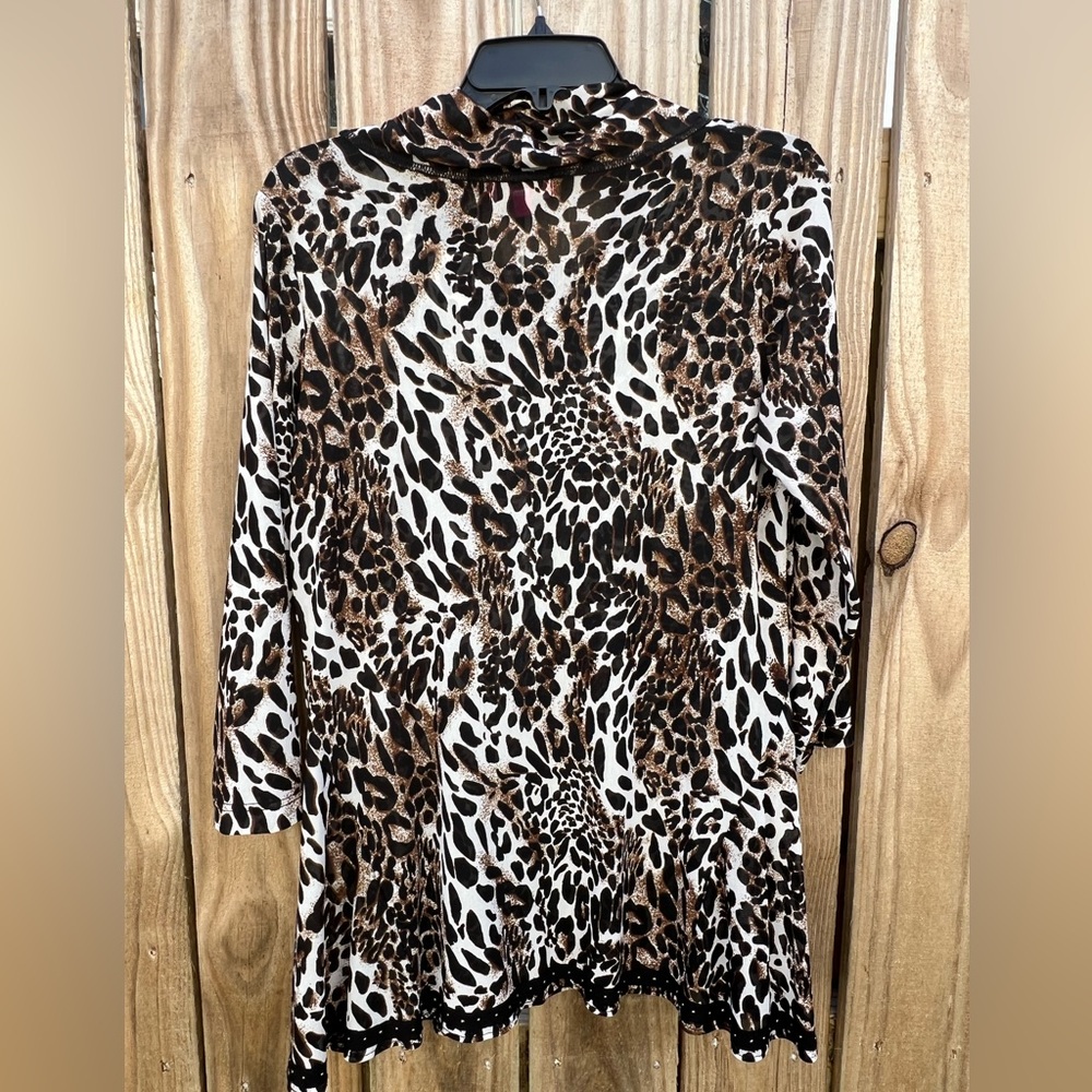 Leopard Print - Picture 2 of 5